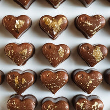 Load image into Gallery viewer, Edible Golden Flakes | Warq 3
