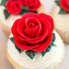 Load image into Gallery viewer, Petal Shape 3 Piece Cookie Cutter Set 2
