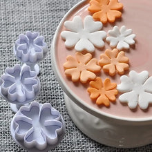 Load image into Gallery viewer, Z3 Heart Shape Flower Plunger Cutter 4
